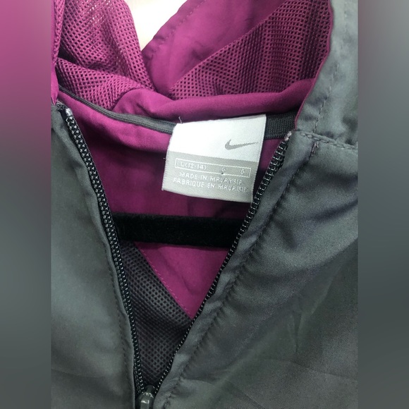 VINTAGE NIKE WIND BREAKER HOODED JACKET WITH ZIPPER CLOSURE - Picture 2 of 6